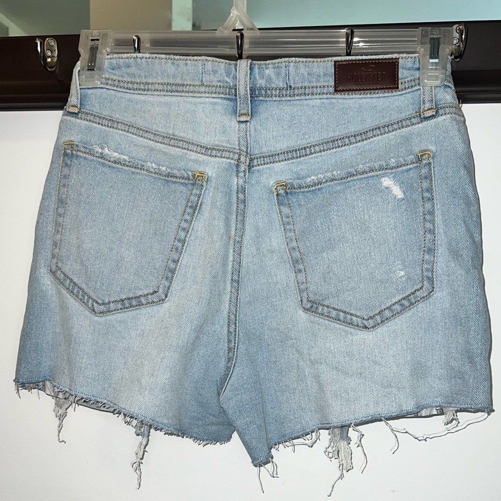NWT Hollister Ladies Super High Rise Mom Shorts Size 26 waist 3 in inseam - Picture 4 of 5